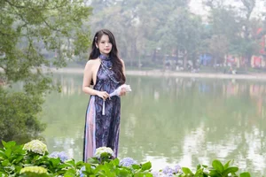 Modern Red Ao Dai: Elegant Vietnamese Traditional Dress with Floral Embroidery for Lunar New Year and Cultural Celebrations - image 4