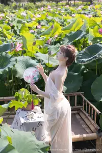 Discover Lu Xuan Xuan's Graceful Beauty in a White Dress Amidst a Serene Lotus Pond - XiuRen No.10630 - image 29