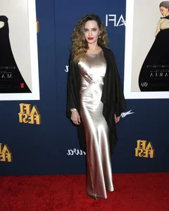 Red Carpet Royalty: Zendaya and the Best Dressed Stars Redefining Modern Glamour - image 20