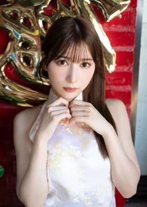 Stunning Portrait Photography Featuring Japanese Model Risa Yukihira: Elegant Summer Fashion and Lifestyle Inspiration for Your Aesthetic Social Media Boards - image 5