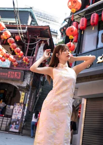Stunning Portrait Photography Featuring Japanese Model Risa Yukihira: Elegant Summer Fashion and Lifestyle Inspiration for Your Aesthetic Social Media Boards - image 18