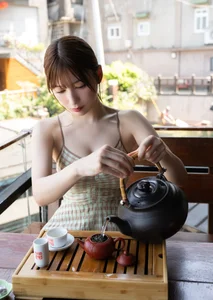 Stunning Portrait Photography Featuring Japanese Model Risa Yukihira: Elegant Summer Fashion and Lifestyle Inspiration for Your Aesthetic Social Media Boards - image 4