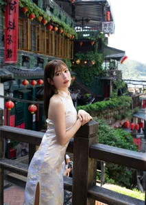 Stunning Portrait Photography Featuring Japanese Model Risa Yukihira: Elegant Summer Fashion and Lifestyle Inspiration for Your Aesthetic Social Media Boards - image 17