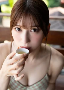 Stunning Portrait Photography Featuring Japanese Model Risa Yukihira: Elegant Summer Fashion and Lifestyle Inspiration for Your Aesthetic Social Media Boards - image 16