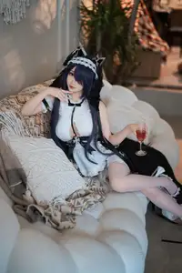 Immerse in Coser Mian Bing Xian Er's stunning August Maid transformation from Azur Lane (43P) – An Azur Lane Masterpiece! - image 11