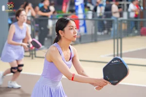 Nhat Le Embraces the Pickleball Trend with a Radiant and Natural Sporty Look - image 0