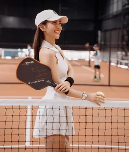 Nhat Le Embraces the Pickleball Trend with a Radiant and Natural Sporty Look - image 1
