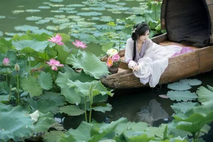 Artistic Portrait Photography: San Ye Jiang Jiang in YiTuYu Art Language Vol.9386 – Elegant Aesthetic and Cinematic Visuals - image 28