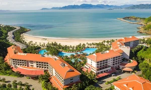 Top 10 Most Booked Luxury Summer Resorts in Vietnam for the Ultimate Vacation Experience - image 1