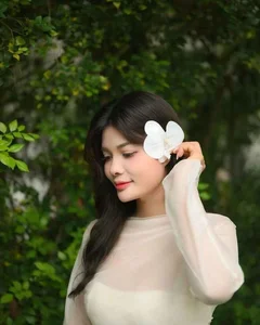 Quang Nam FC Head Coach Proposal: Meet the Beautiful Woman Captivating the Sports World - image 5
