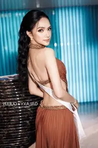 Huong Giang Shines Powerfully with Elegant Evening Gown Style at Miss Universe 2025 - image 1