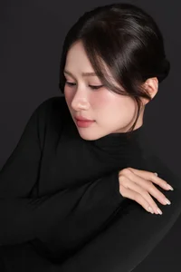 Captivating Minimalist Elegance in Timeless Black - image 5