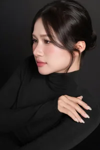 Captivating Minimalist Elegance in Timeless Black - image 0