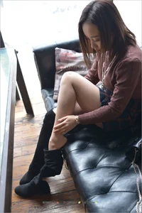 Zhang Xinyue in IESS Sizu Bento 190: King's Temptation Over-the-Knee Boots Collection - image 70