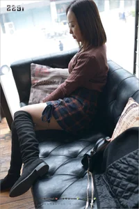 Zhang Xinyue in IESS Sizu Bento 190: King's Temptation Over-the-Knee Boots Collection - image 52