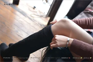 Zhang Xinyue in IESS Sizu Bento 190: King's Temptation Over-the-Knee Boots Collection - image 77