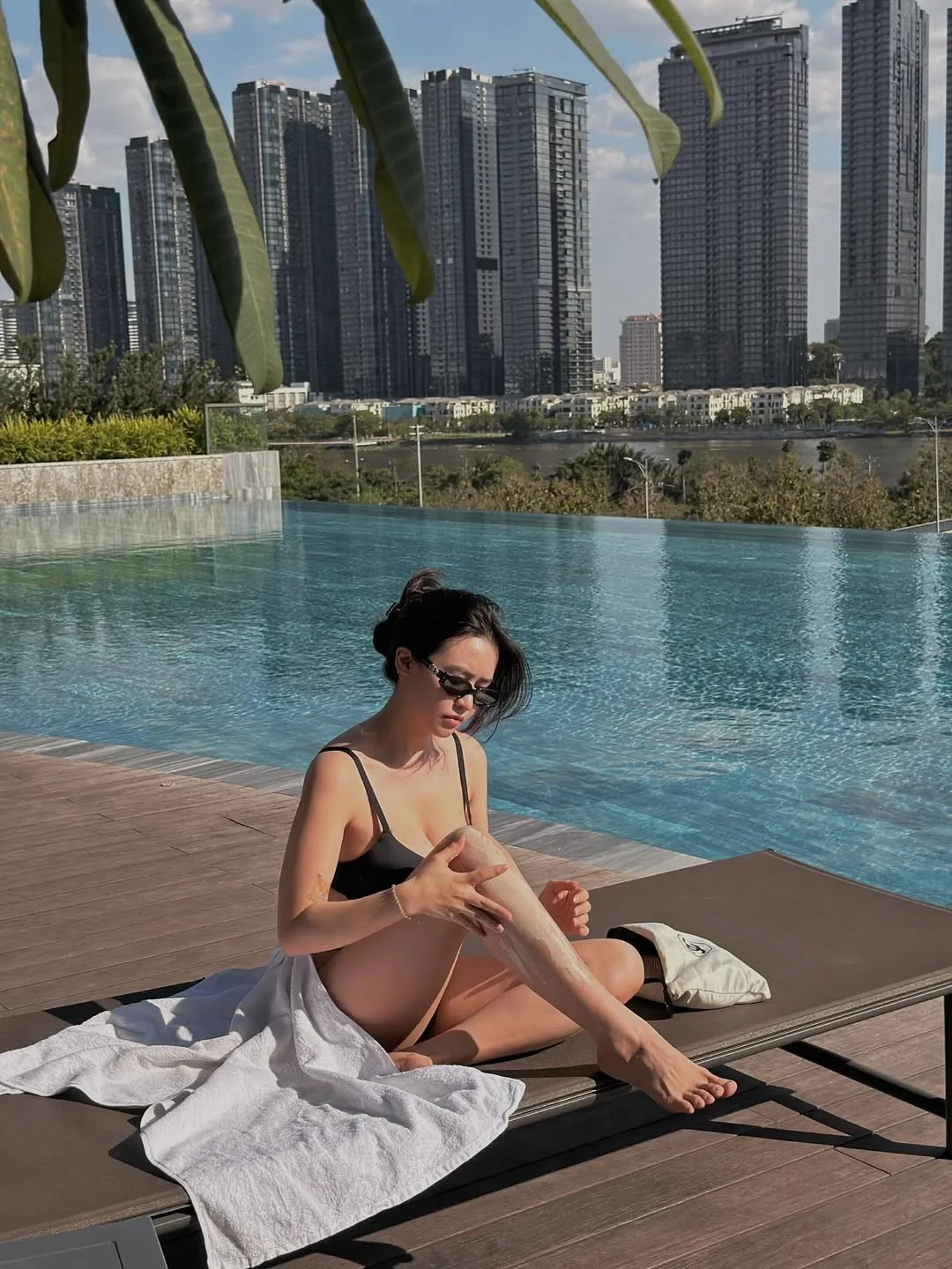 Beauty Quyen Qui Stuns in Bold Bikini Photoshoot Showcasing Flawless Physique