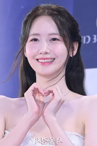 Song Hye Kyo at Blue Dragon Series Awards 2024: Embracing Natural Beauty and Elegance - image 0