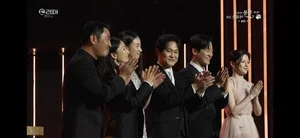 Song Hye Kyo at Blue Dragon Series Awards 2024: Embracing Natural Beauty and Elegance - image 6