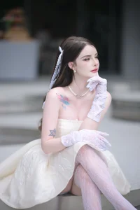 Jessie Vard Stuns in Ethereal White Dress: The Return of the Goddess of the Stream - image 0