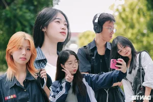 Gen Z School Fashion in Hanoi: Stylish, Modest, and Youthful Trends for Modern Students - image 5
