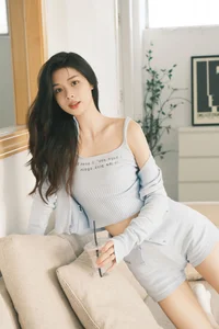 YiTuYu Art Language Vol. 6710: Stunning Portraiture Collection Featuring Model Ban Ban Jiang - image 31