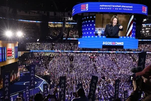 Visual Storytelling: Kamala Harris and the Energy of the Democratic National Convention - image 2