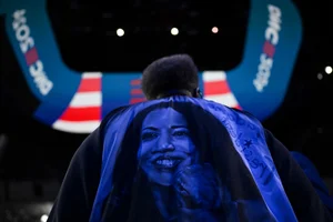 Visual Storytelling: Kamala Harris and the Energy of the Democratic National Convention - image 6
