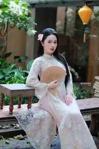 Graceful Ao Dai Beauty: Captivating Vietnamese Traditional Elegance - image 3