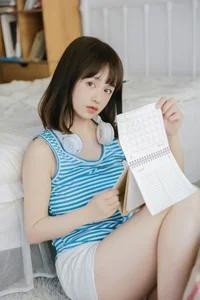 Artistic Visuals with Juan Cun Xiao Ming in YiTuYu Vol.7072 - image 8