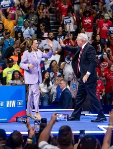 Kamala Harris Campaign Fashion: A Gallery of Power Suits and Political Style Statements - image 6