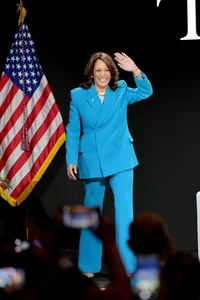 Kamala Harris Campaign Fashion: A Gallery of Power Suits and Political Style Statements - image 4
