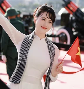 Elegant Vietnamese Beauty: Stunning Ao Dai Collections Celebrating National Spirit and Tradition - image 2