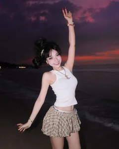 Influencer Bao Khuyen Susan Embraces Summer Vibes with Bold Jet Ski Photoshoot - image 9