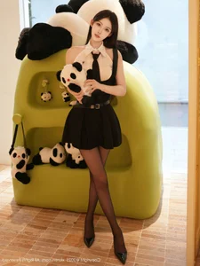 Stunning Portrait Photography of Li Shuang Er: XiuRen No.11052 Collection Featuring Elegant Fashion and Aesthetic Studio Poses for Travel and Lifestyle Inspiration - image 10