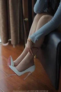 Sophisticated Urban Style in IESS SXJ No.1685 Featuring Wan Ping - image 11