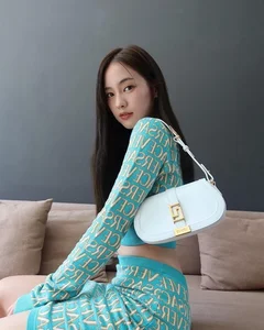 Stunning Thai Beauty Rumored to Collaborate with V-Pop Sensation Son Tung M-TP - image 2