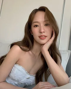 Stunning Thai Beauty Rumored to Collaborate with V-Pop Sensation Son Tung M-TP - image 6