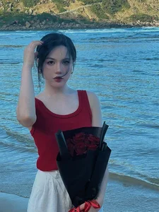 The Radiant Beauty of Tuấn Mõ’s Fiancée Revealed - image 2
