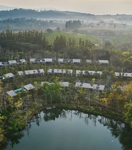 Unique Luxury: Staying in Vintage Train Carriage Hotels in Thailand - image 0