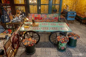 Sustainability Meets Royalty: The Recycled Decor Cafe Visited by the King of Belgium - image 11