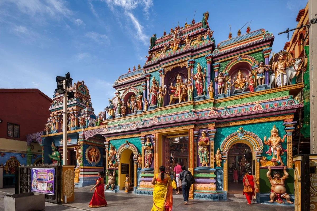 Exploring Singapore’s Timeless Heritage: A Journey Through Century-Old Cultural Landmarks and Historic Destinations