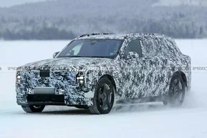 The Future of Luxury: All-Electric Rolls-Royce Cullinan SUV Redefining High-End Travel and Sustainable Automotive Design - image 5