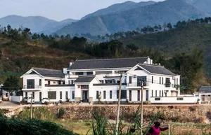 A Son’s Gift: Inside the Luxurious 1,000m2 Retirement Mansion for His Parents - image 3