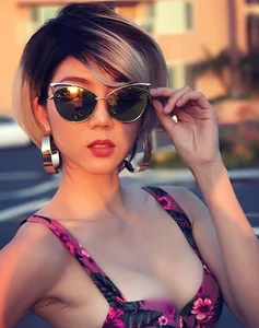 Ngoc Quyen Embraces the Pickleball Trend: Staying Fit and Fashionable in the USA - image 1