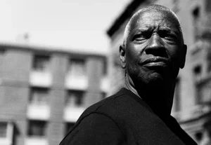 Denzel Washington’s Iconic Esquire Photoshoot: A Masterclass in Style and Presence - image 3
