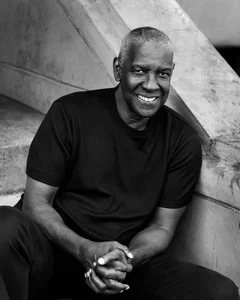 Denzel Washington’s Iconic Esquire Photoshoot: A Masterclass in Style and Presence - image 6