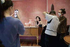 Exploring the High Appearance Fees of Ngoc Trinh in the Fashion Industry - image 2
