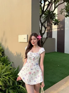 Tang My Han Stuns in Mini Dress Showcasing Elegant Long Legs - image 6