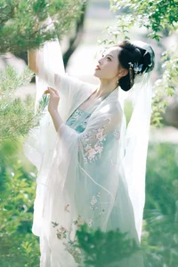 Xi Ci Explores Visual Grace in YiTuYu Art Language Vol.7378 - image 7